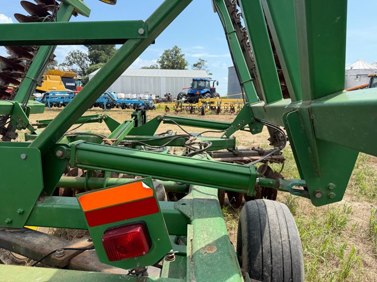 john-deere-37-image-21
