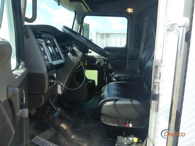 2015-kenworth-t800-image-15