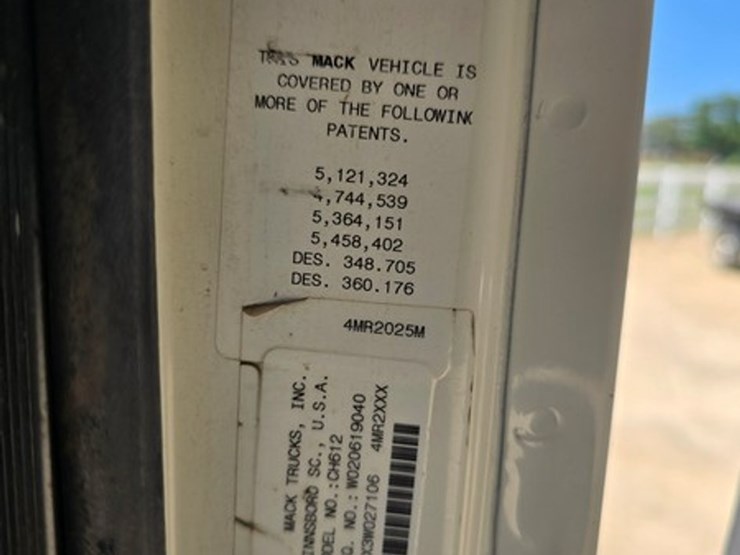 2003-mack-ch612-image-39