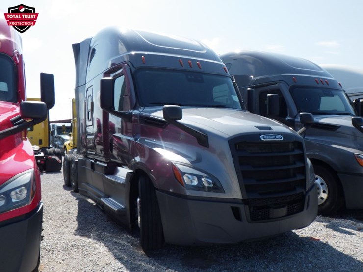 2022-freightliner-cascadia-126-image-4