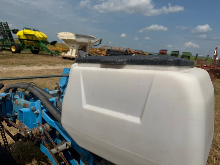 #51909-•-monosem-12-twin-row-38"-center-planter-05a116-inv#51909-image-25