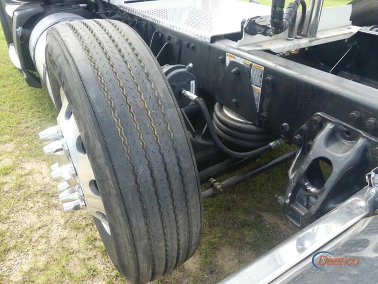 2017-kenworth-t680-image-7