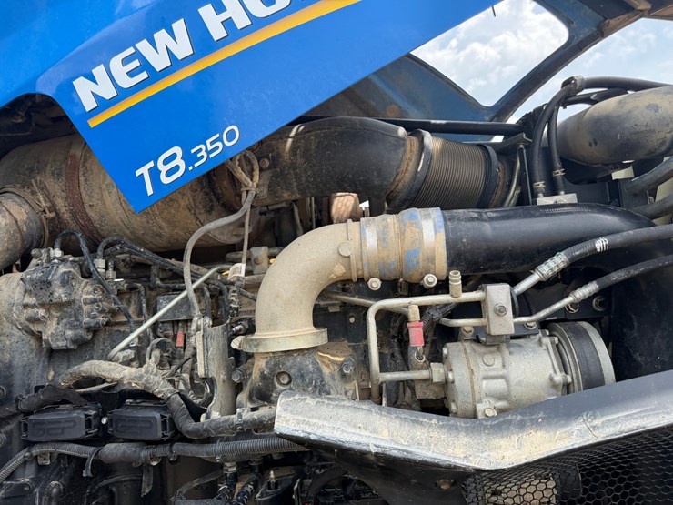 2015-new-holland-t8.350-image-55