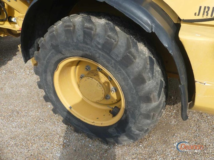 2014-caterpillar-908h2-image-4