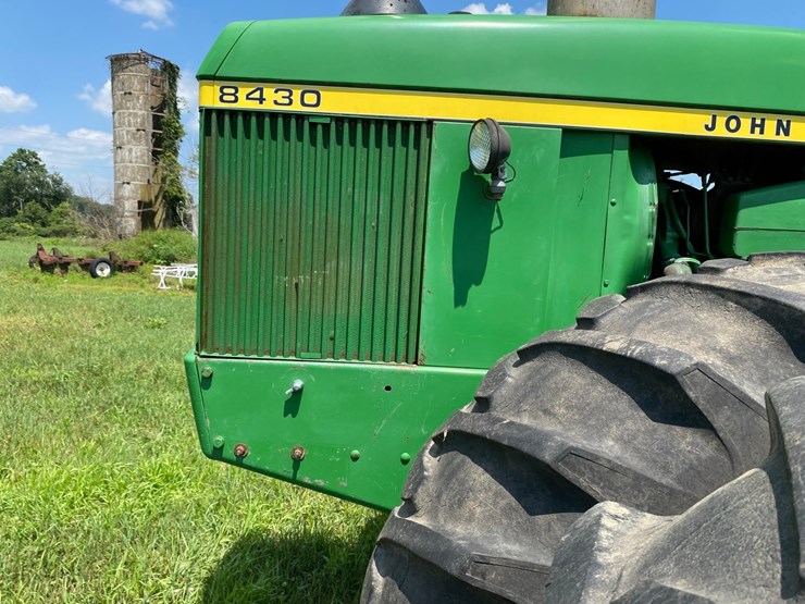 john-deere-8430-image-11