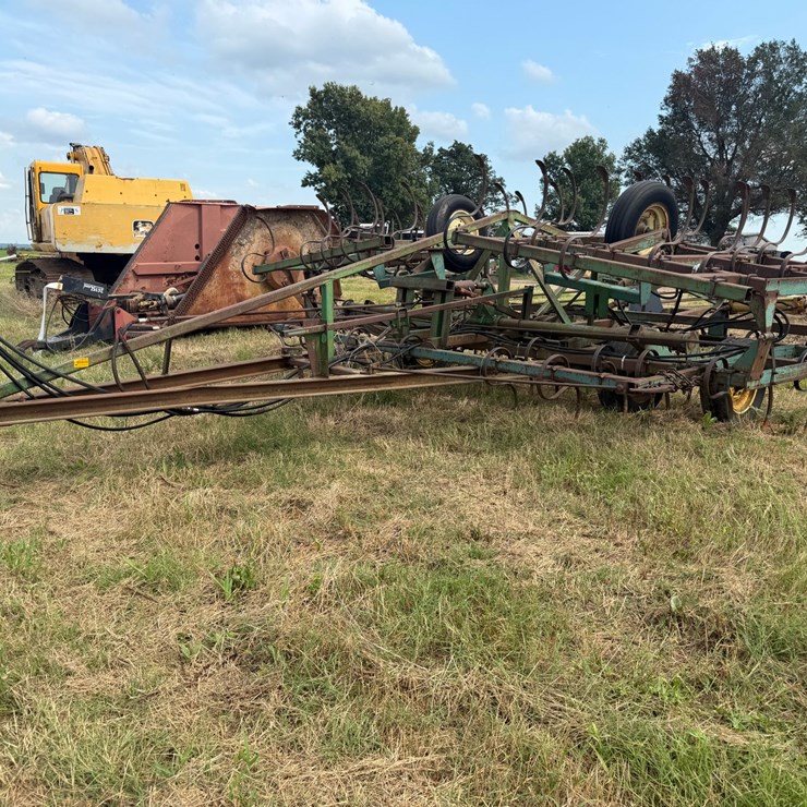 JOHN DEERE 1010