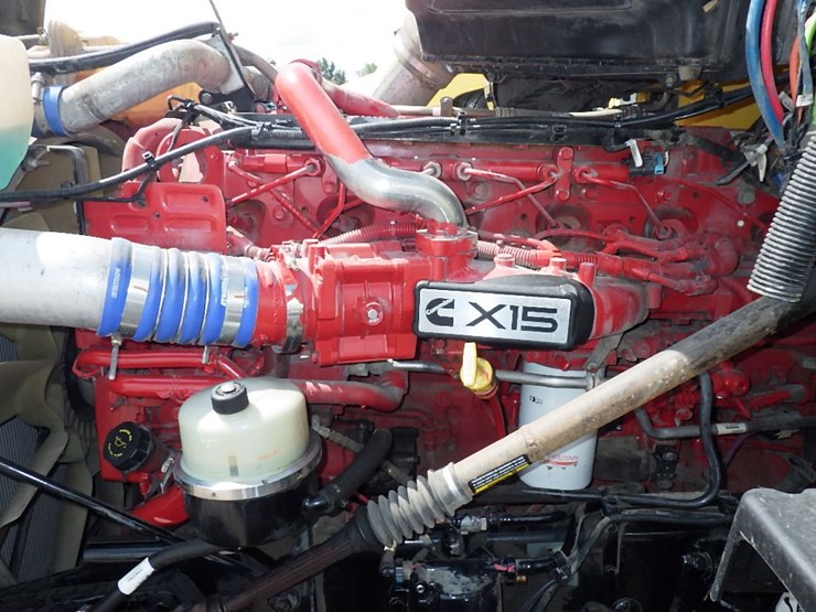 2021-peterbilt-579-image-23