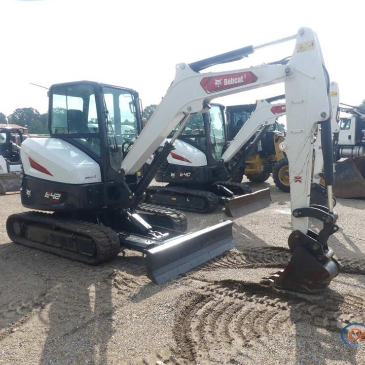2023 BOBCAT E42