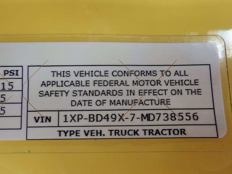 2021-peterbilt-579-image-21
