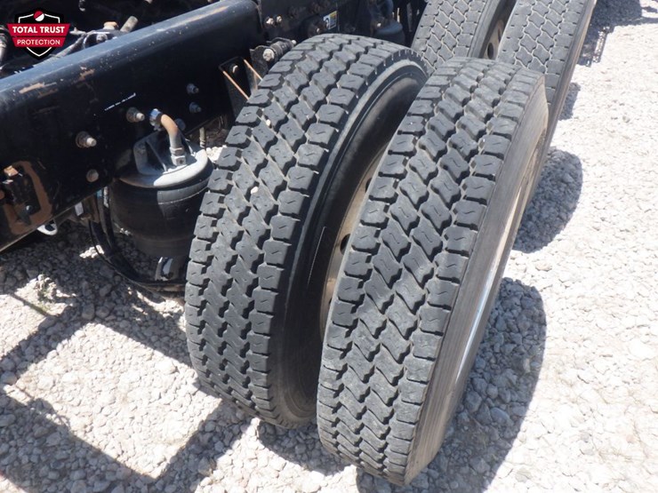 2023-kenworth-t880-image-6