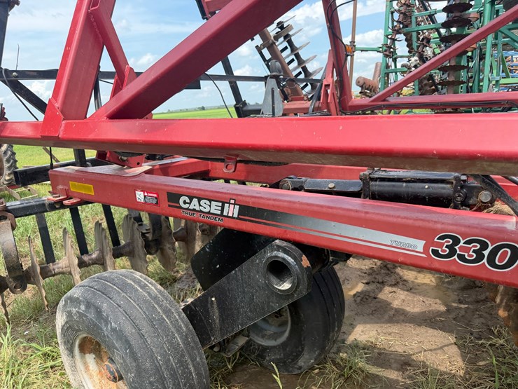 case-ih-330-image-54