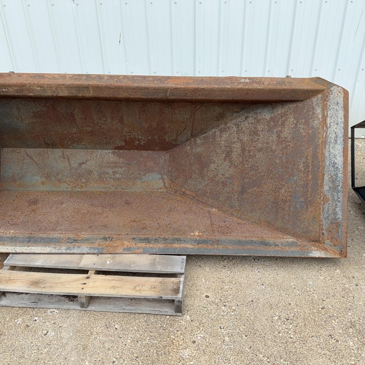 Side Dump Bucket