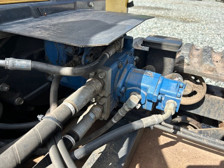 2013-yanmar-c30-image-22
