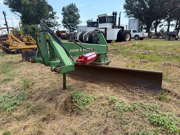 john-deere-10-image-1