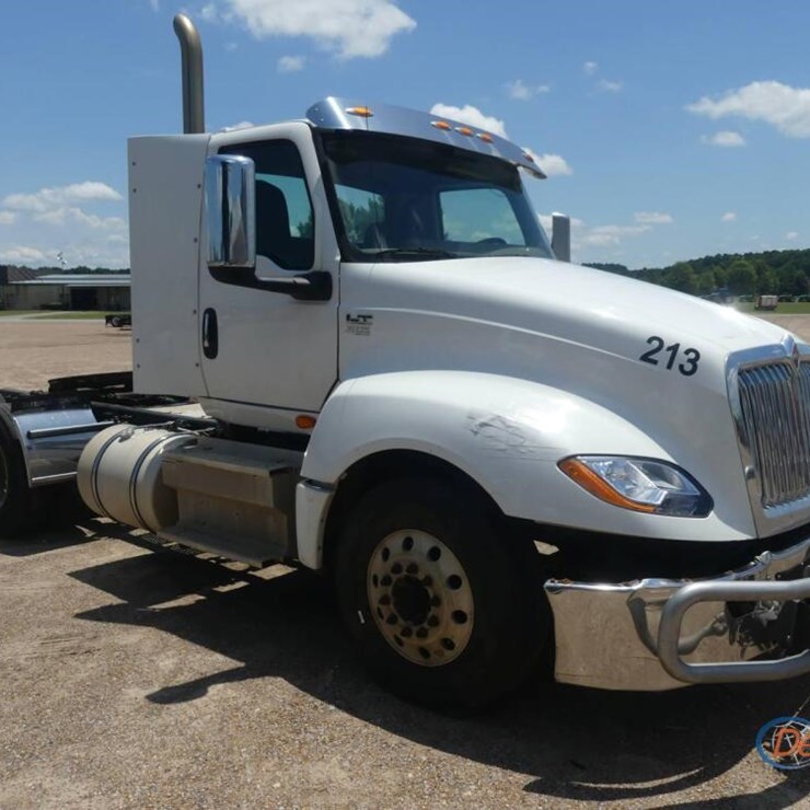 2018 INTERNATIONAL LT