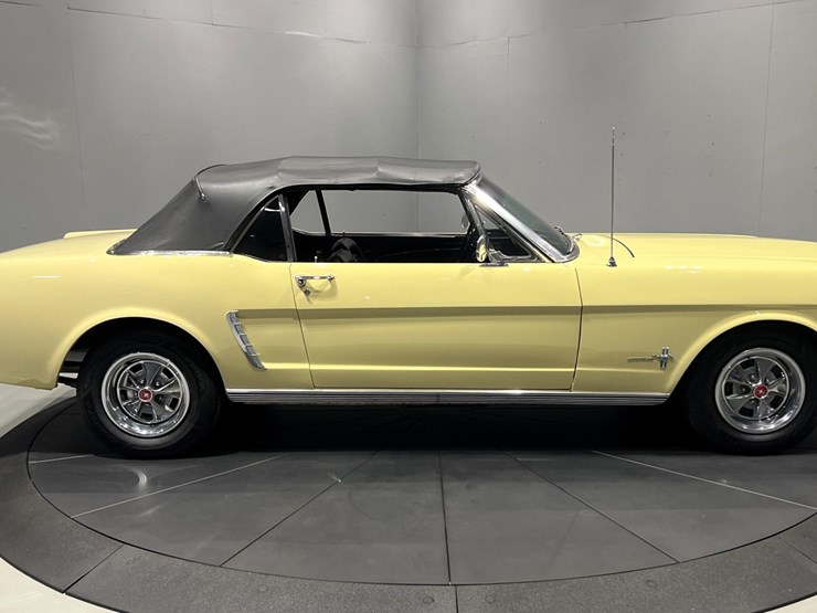 #1512-•-1965-ford-mustang-convertible-image-40