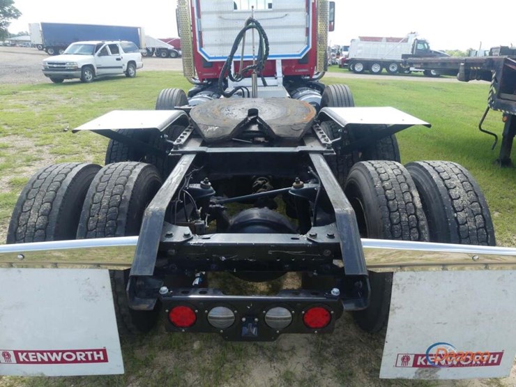 2017-kenworth-t680-image-8