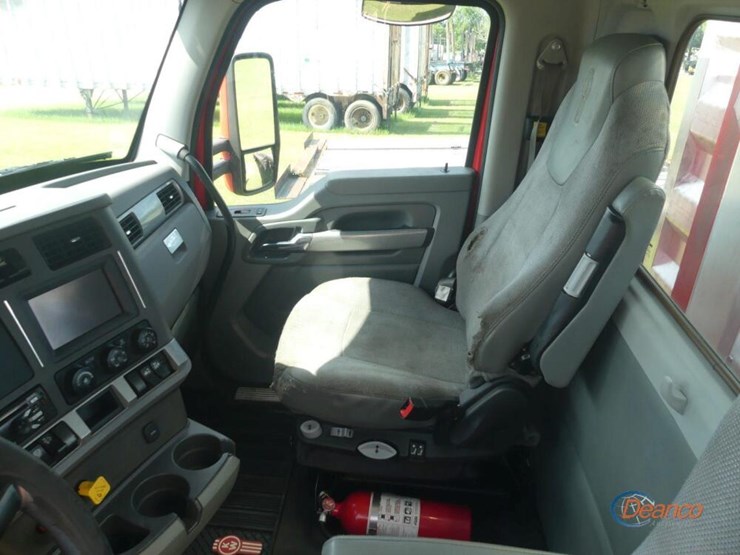 2017-kenworth-t680-image-19