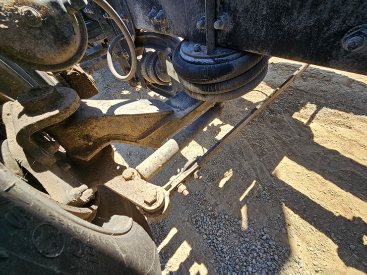 2006-caterpillar-c13-image-46