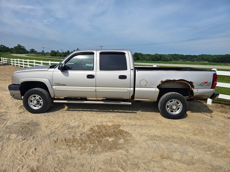 2006-chevrolet-2500-image-2