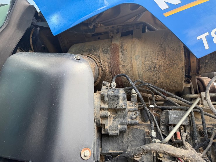 2015-new-holland-t8.350-image-58