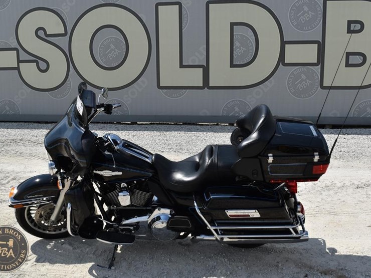 2011-harley-davidson-electra-glide-ultra-classic-46336-image-2