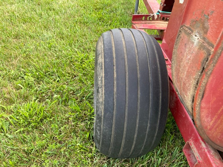 case-ih-881-forage-harvester-image-33