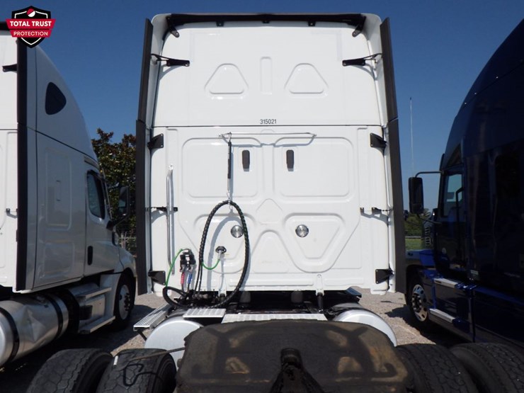 2023-freightliner-cascadia-126-image-12