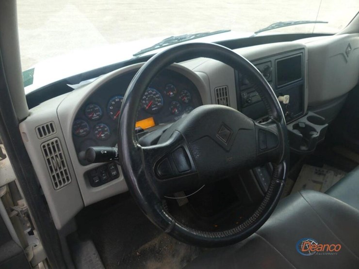 2008-international-durastar-4300-image-17