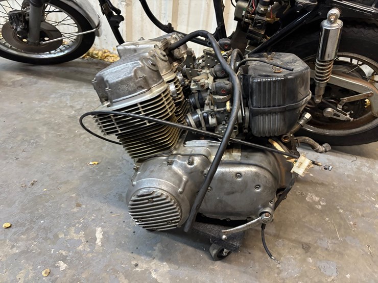 #400-•-mid-70’s-honda-cb750-for-parts/-repairs-image-10