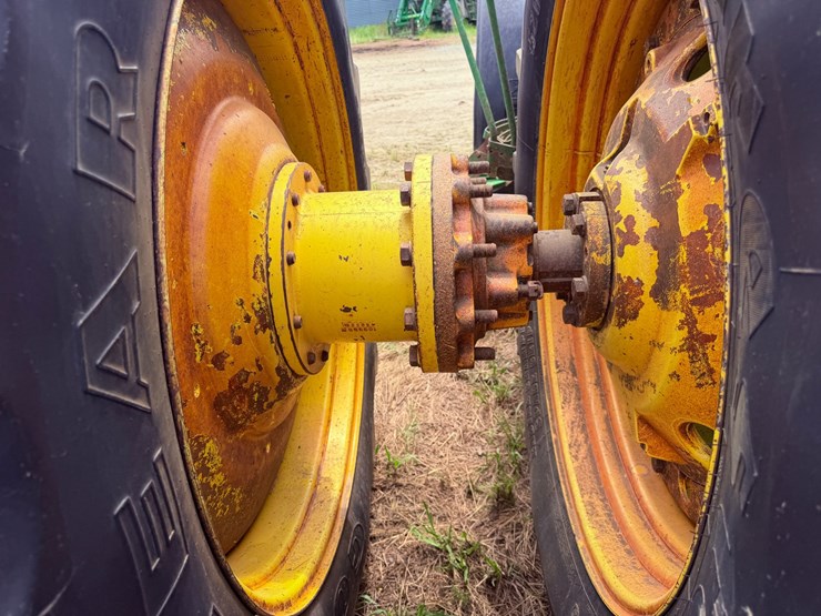 1996-john-deere-8400-image-17
