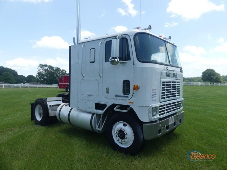 1993-international-9600-image-1