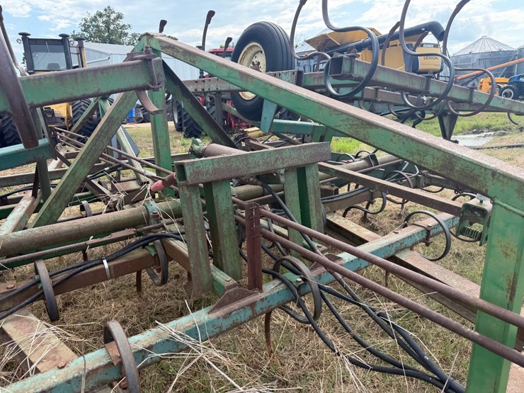 john-deere-1010-image-40