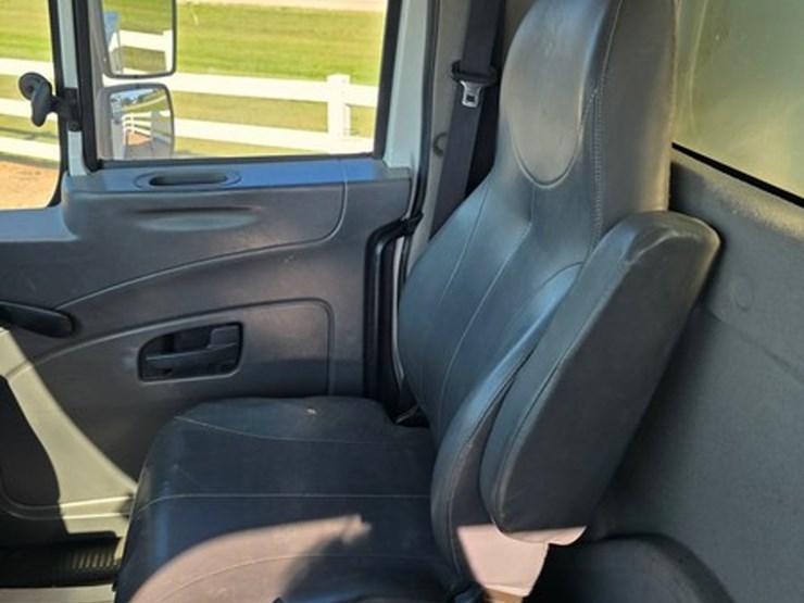 2011-international-durastar-4300-image-28