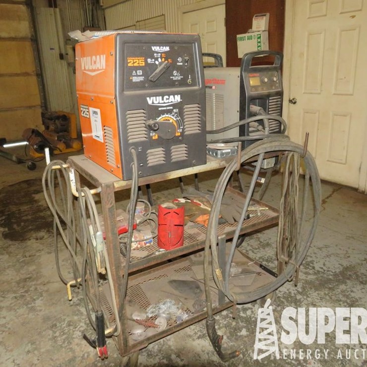VULCAN Commander 225 AC/DC Stick Welder