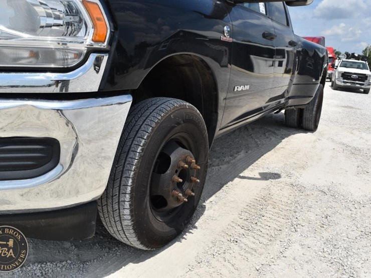 2022-ram-3500-hd-image-9