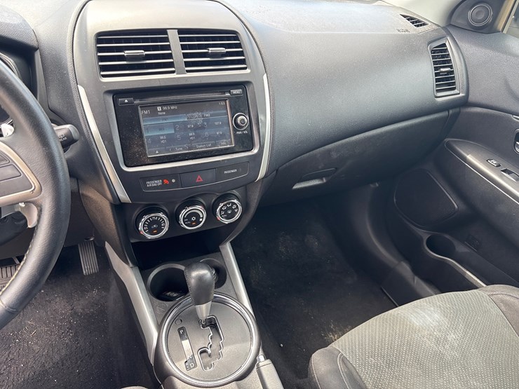 2014-mitsubishi-outlander-image-9