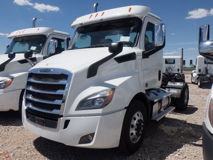 2018-freightliner-cascadia-116-image-1