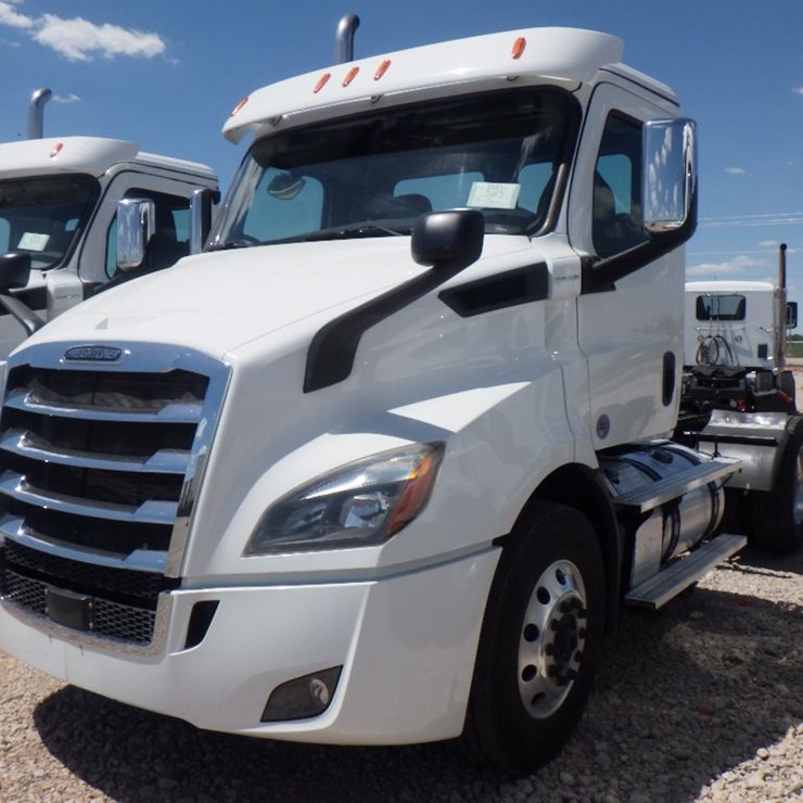 2018 FREIGHTLINER CASCADIA 116