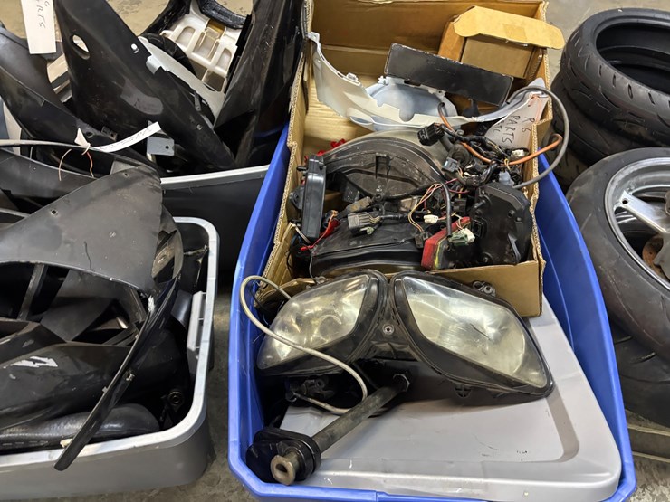 #407-•-yamaha-r6-parts-image-4