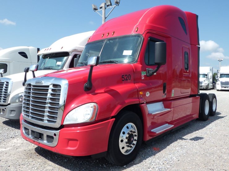 2016-freightliner-cascadia-125-evolution-image-1