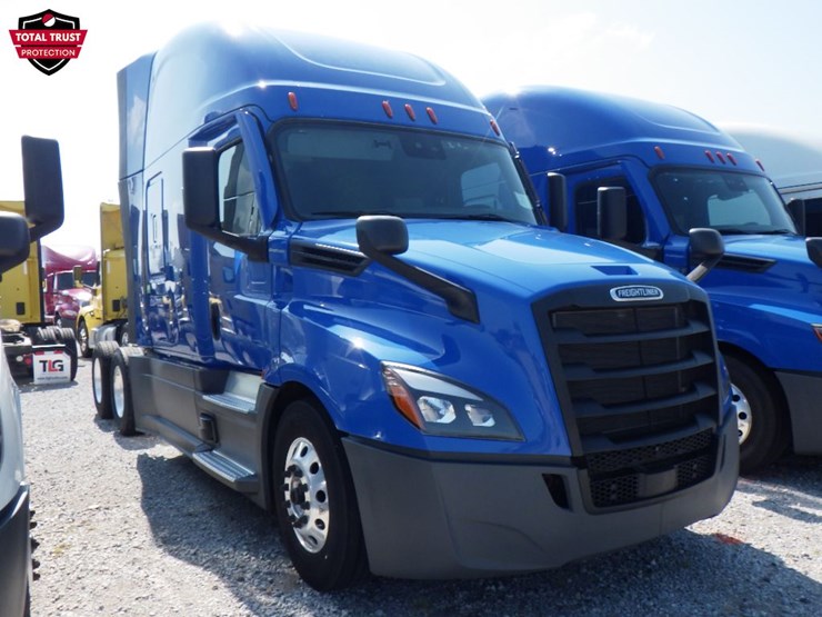 2022-freightliner-cascadia-126-image-3