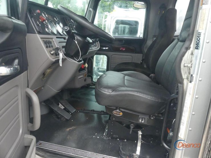 2013-peterbilt-388-image-14