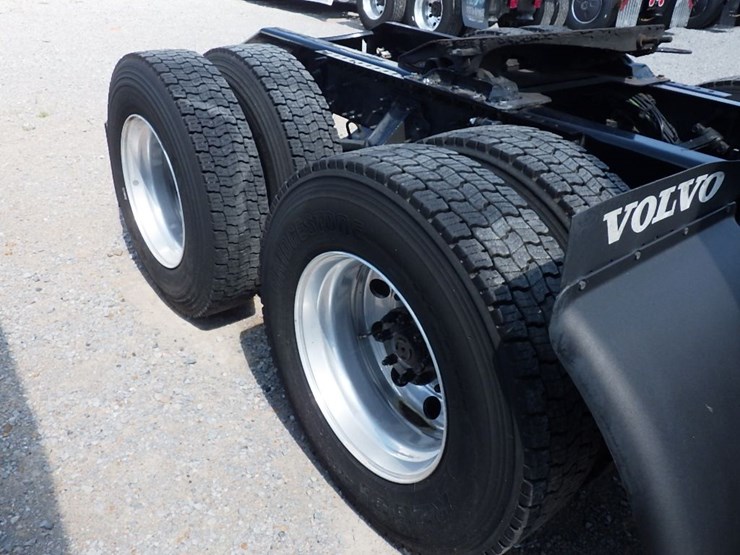 2021-volvo-vnr300-image-4