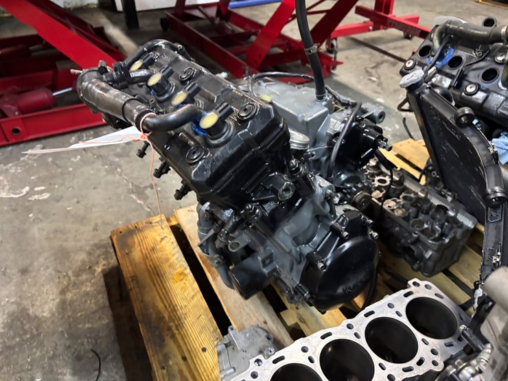 #408-•-2-pallets-of-motorcycle-engines-and-engine-parts-image-11