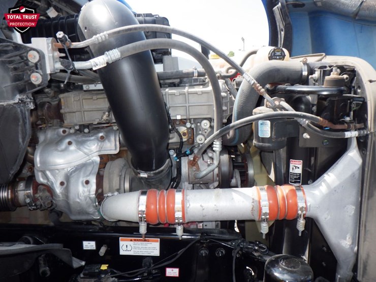 2022-freightliner-cascadia-126-image-24