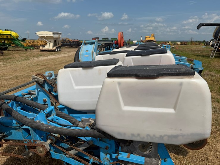 #51909-•-monosem-12-twin-row-38"-center-planter-05a116-inv#51909-image-116
