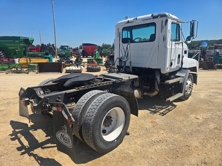 2003-mack-ch612-image-8