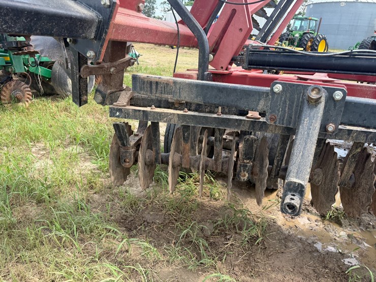 case-ih-330-image-22