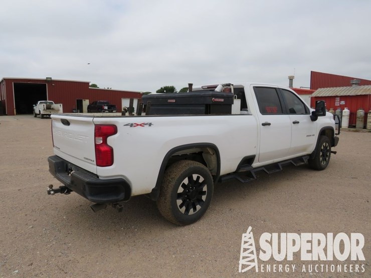 2020-chevrolet-2500hd-image-3